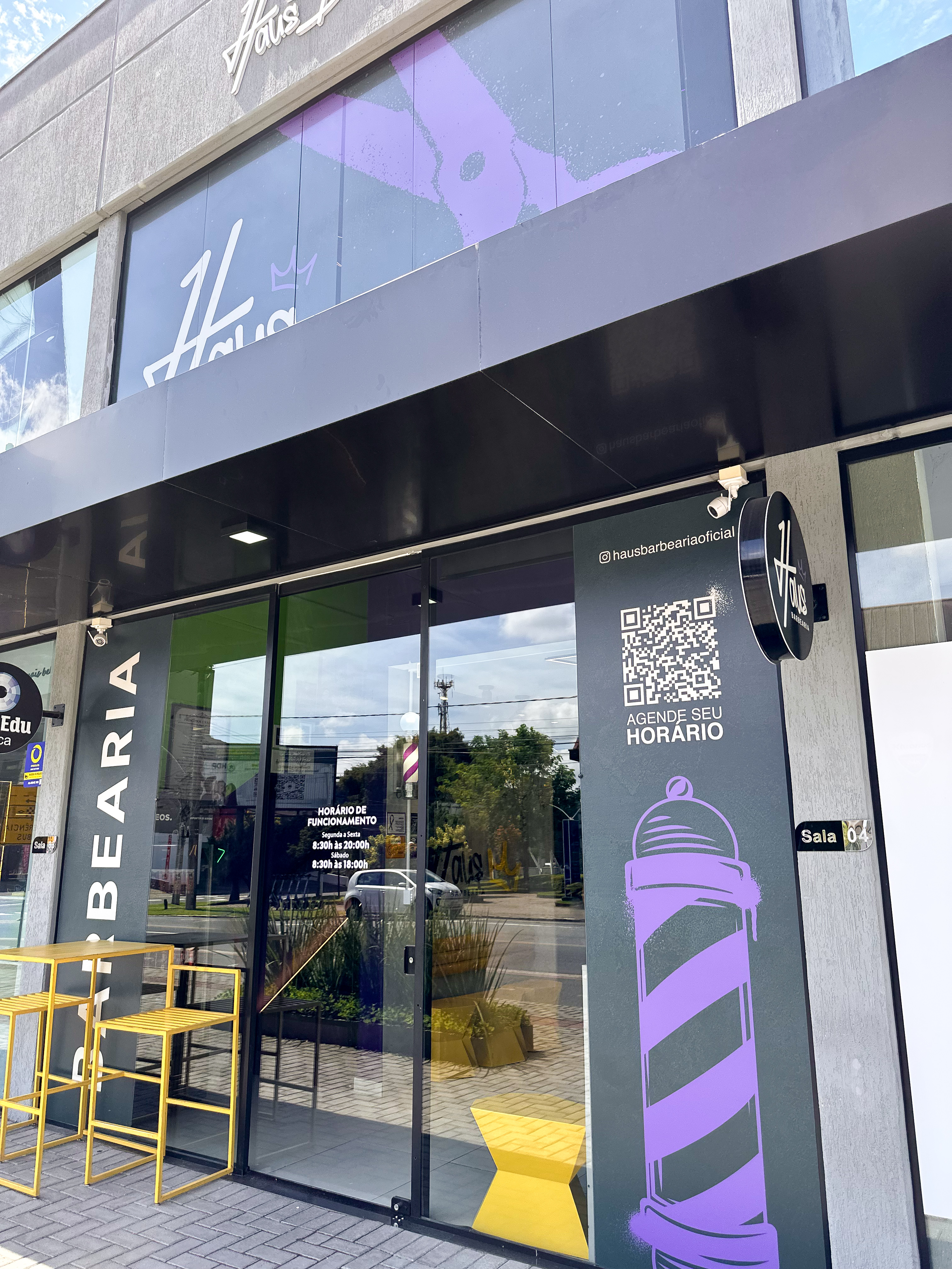 Fachada da Haus Barbearia